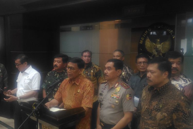 Menteri Koordinator Bidang Politik, Hukum, dan Keamanan (Menko Polhukam) Wiranto di kantor Kemenko Polhukam, Jakarta Pusat, Jumat (19/7/2019).