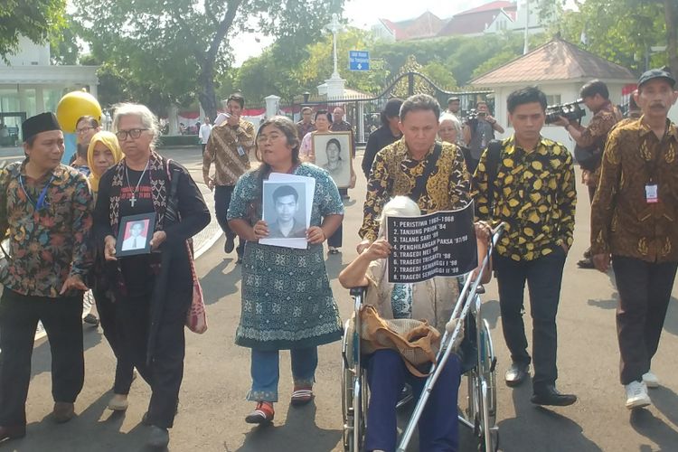 Peserta Aksi Kamisan bertemu Jokowi di Istana, Kamis (31/5/2018).