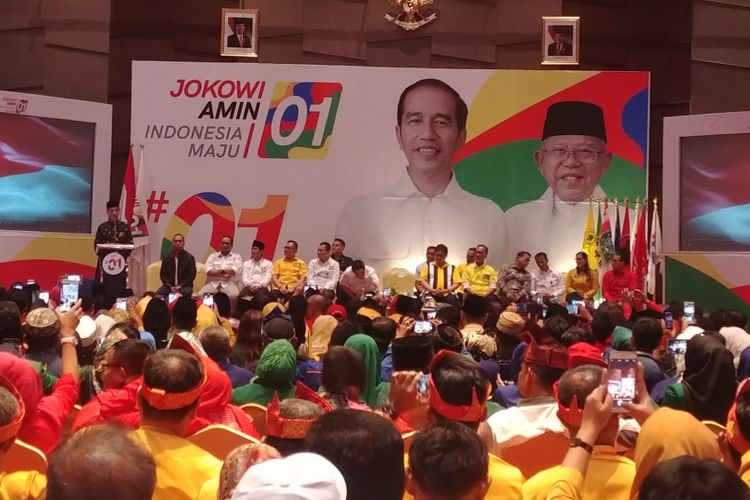 Capres nomor urut 01 Joko Widodo saat bertemu Tim Kampanye Daerah Jokowi-Maruf Riau, di Pekanbaru, Sabtu (15/12/2018). 