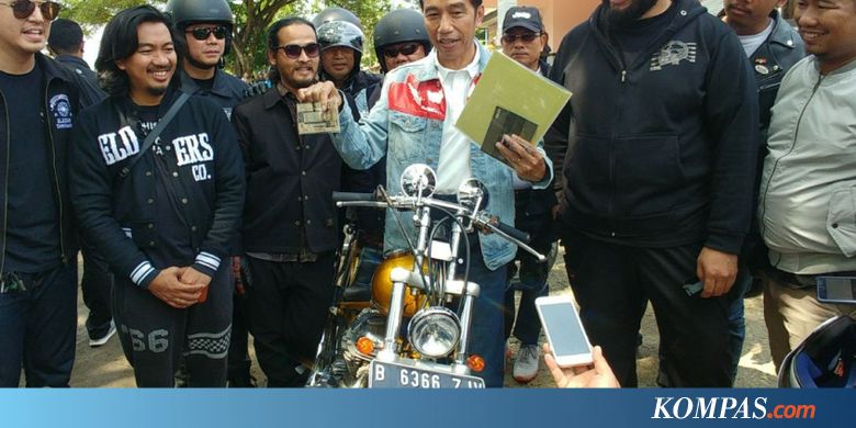 Sebelum Konvoi Naik "Chopper", Jokowi Pamer Kelengkapan Surat