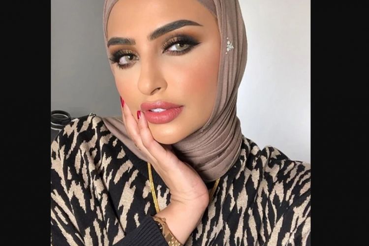 Blogger kecantikan Kuwait, Sondos Al Qattan, dikecam karena komentarnya terkait aturan mempekerjakan pekerja rumah tangga asal Filipina.