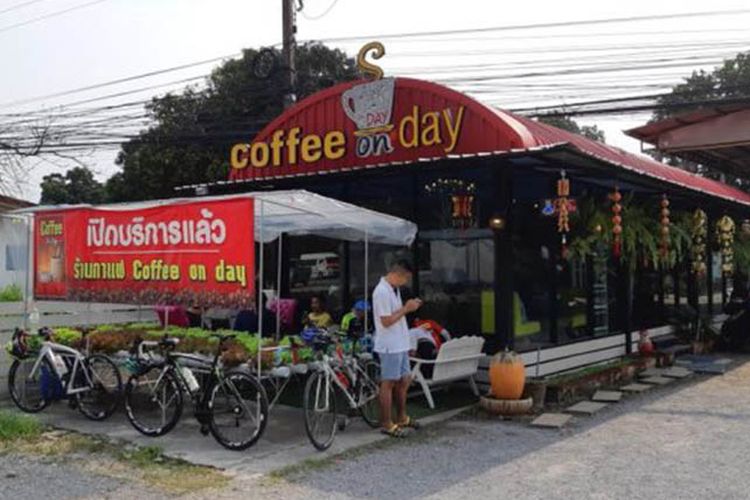 Kedai Kopi Coffee On The Day yang berlokasi di Chonburi, Thailand, milik Prason Sukkorn yang belum lama dibuka.