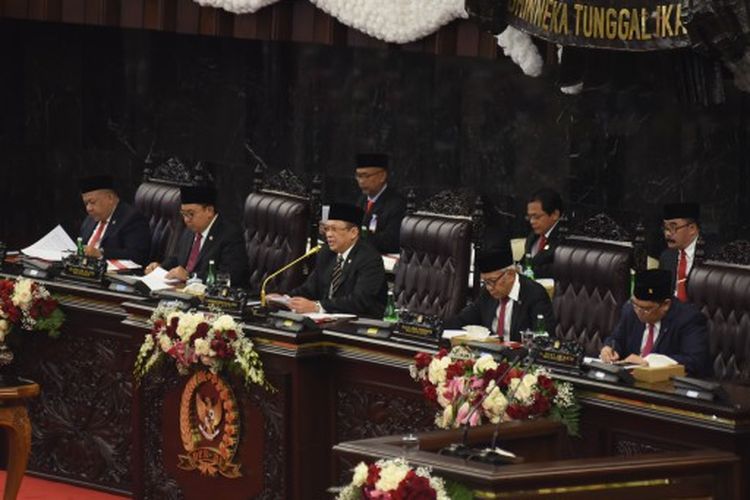 Ketua DPR RI Bambang Soesatyo saat membacakan pidato pada Rapat Paripurna Pembukaan Masa Persidangan I Tahun Sidang 2019-2020