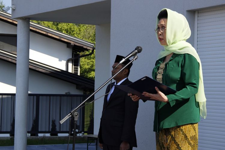 Amelia Achmad Yani mengadakan upacara peringatan Hari Kesaktian Pancasila pada 1 Oktober 2017 pagi di Wisma Indonesia Sarajevo, Bosnia dan Herzegovina.