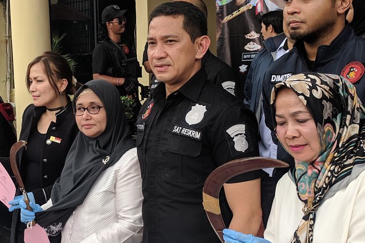 Kasat Reskrim Polres Metro Jakarta Barat, AKBP Edi Surantar Sitepu memberikan keterangan ke media terkait begal yang bunuh korban di Daan Mogot Jakarta Barat