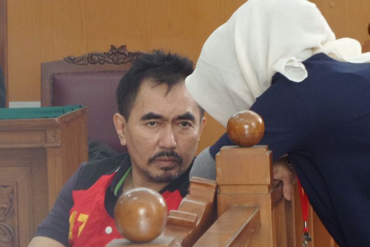 Gatot Brajamusti dalam sidang di Pengadilan Negeri Jakarta Selatan, Selasa (31/10/2017).