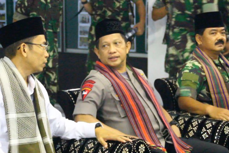 Kapolri Tito Karnavian didampingi gubernur NTB dan Panglima TNI saat Safari Ramadhan di Mataram.
