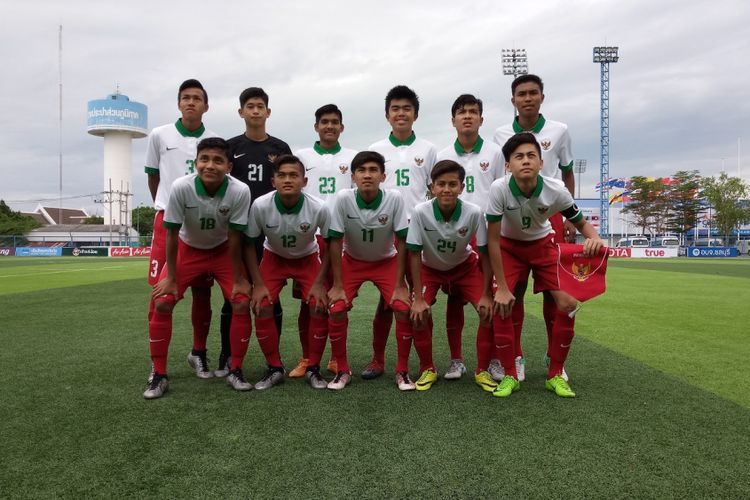 Skuad Timnas U-16 saat menghadapi Singapura pada Piala AFF U-15, Senin (17/7/2017).