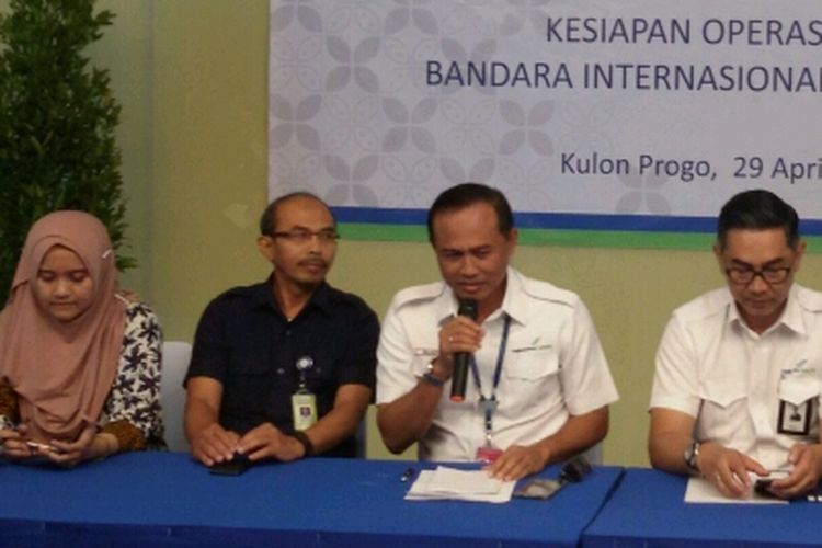 Konferensi pers yang dilakukan General Manager YIA sekaligus GM Bandara Adisucipto Yogyakarta, Agus Pandu Purnama, beberapa pejabat AP I. Juga hadir perwakilan maskapai Lion Air dan Citilink, yakni VP Network Management PT Garuda Indonesia (Persero) Tbk Teten Wardaya dan  Manager Lion Air Group DIY dan Jawa Tengah Widi Wiyati. Konferensi pers berlangsung di Bandar Udara Yogyakarta International Airport. 