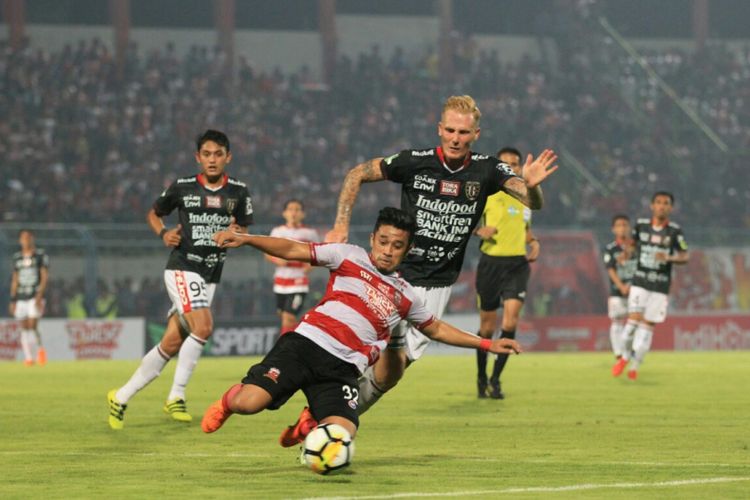 Madura United menjamu Bali United pada pertandingan Liga 1 di Stadion Gelora Bangkalan, 3 Juni 2018. 