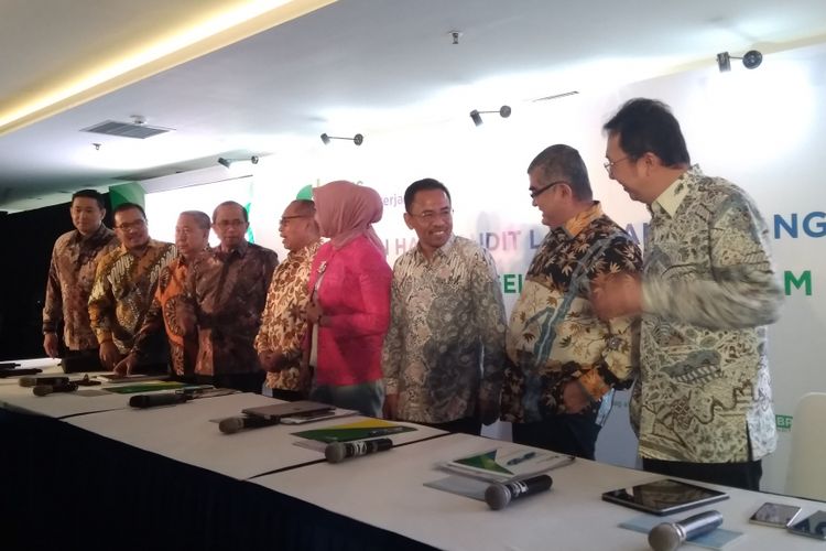 Jajaran Direksi BPJS Ketenagakerjaan saat memberikan Pemaparan Hasil Audit Laporan Keuangan dan Laporan Pengelolaan Program Tahun 2017 di Menara Jamsostek, Selasa (8/5/2018).