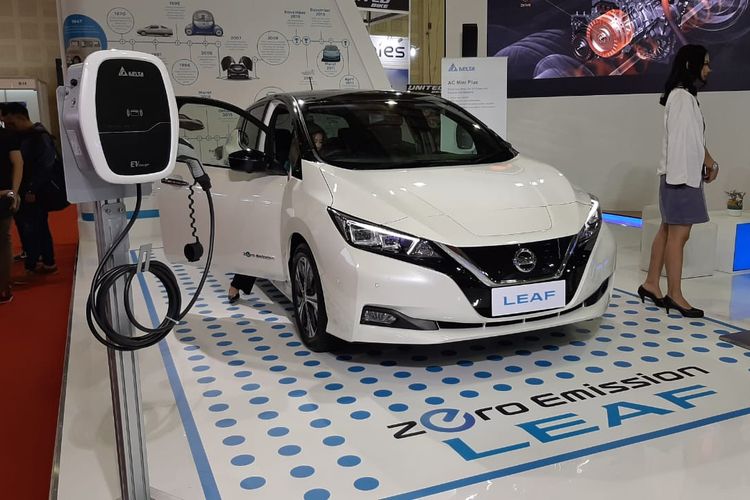 Nissan Leaf dipamerkan di IEMS 2019.