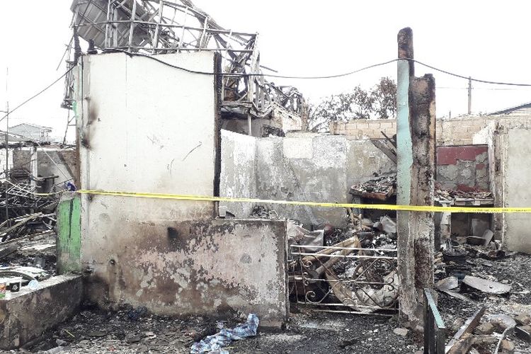 Kediaman Narto (39) yang habis terbakar di Jalan Perumahan Taman Kota, RT 16 RW 05, Kembangan Utara, Kembangan, Jakarta Barat pada Minggu (1/4/2018).