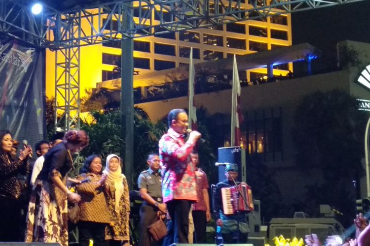 Gubernur DKI Jakarta Anies Baswedan saat di Bundaran HI, Jakarta Pusat, Minggu (31/12/2017).