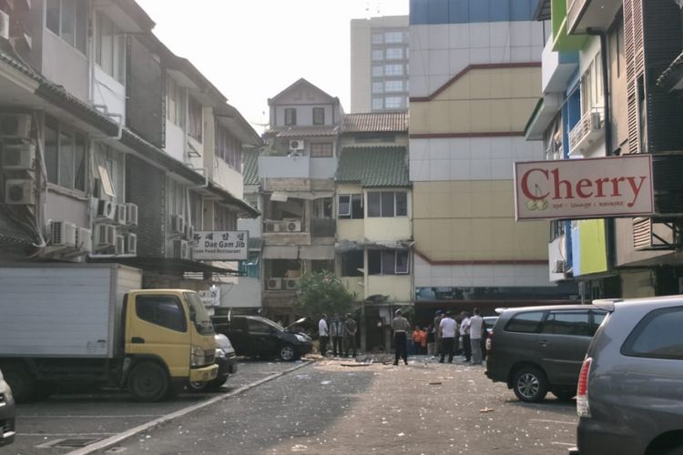 Lokasi ledakan di Ruko Grand Wijaya Center, Jalan Wijaya II, Kebayoran Baru, Jakarta Selatan, Kamis (12/7/2018).