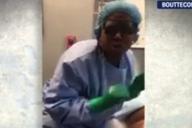 Dr Windell Boutte, seorang dokter dermatologi, merekam dan mengunggah video aksinya saat berjoget dan bernyanyi di tengah prosedur operasi.