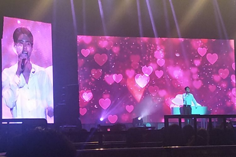 Park Bo Gum menyanyikan lagu Kesempurnaan Cinta milik <a href='/artis/rizky-febian'>Rizky Febian</a> dalam fan meeting-nya bertajuk Good Day in Jakarta di The Kasablanka Hall, Kota Kasablanka, Jakarta Selatan, Sabtu (23/3/2019) malam.”><span class=