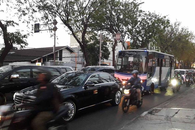 Kemacetan di Jalan Tomang Raya saat jam pulang kerja. Jalan ini menjadi salah satu jalan yang akan terkena perluasan ganjil genap menurut nomor polisi mulai 9 September 2019.