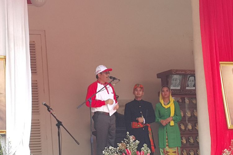 Gubernur DKI Jakarta Djarot Saiful Hidayat membuka kegiatan napak tilas proklamasi di Gedung Joang, Jakarta Pusat, Rabu (16/8/2017).
