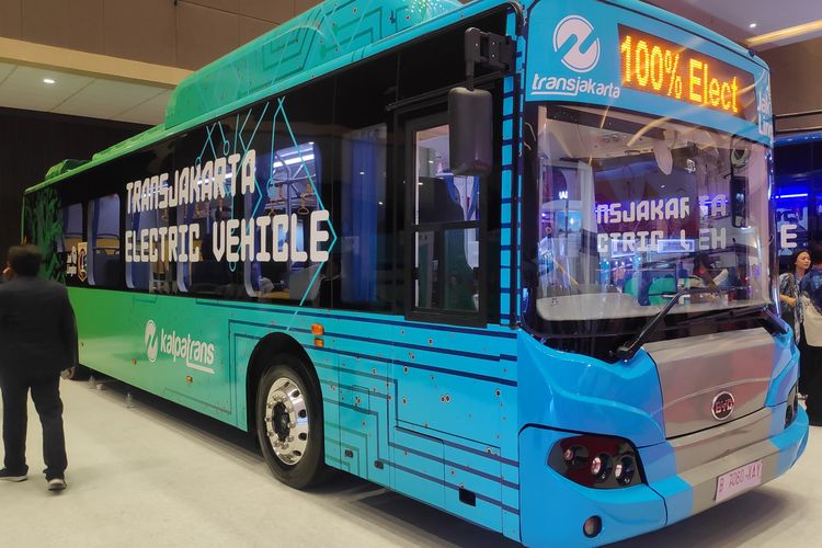 Bus listrik dari BYD.Pameran Busworld resmi dibuka, Rabu (20/3/2019). Pameran ini berlangsung di JI EXpo Kemayoran dan menampilkan bus model terbaru dan tercanggih serta bus model lawas