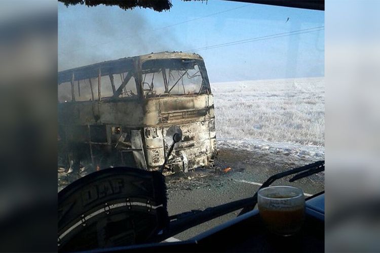 Beginilah kondisi bus yang terbakar di Kazakhstan.