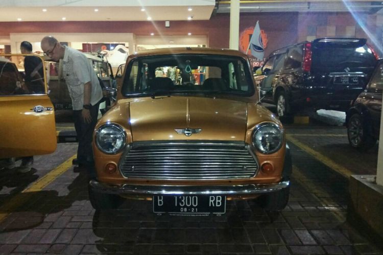 Morris Mini Cooper MK 5, diproduksi sekitar 1980 hingga kisaran 1990-an. Pada umumnya, kapasitas mesin yang digunakan MK 5 di atas 1.000 Cc dan ada tipe transmisi automatic serta injeksi.