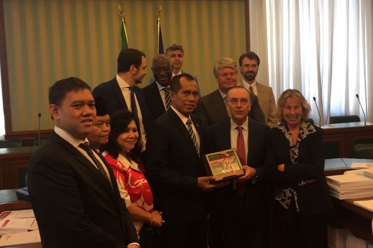 Delegasi Indonesia tersebut bertemu dengan Komisi Hubungan Luar Negeri dan Imigrasi Senat Italia di Roma, pada Selasa (24/7/2018) waktu setempat.  