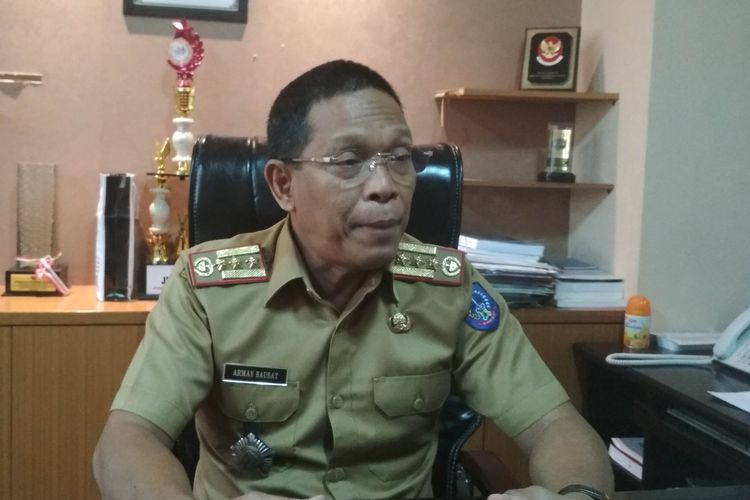 Plt Direktur RSKD Dadi Arman Bausat saat diwawancara mengenai ruang VIP untuk para caleg stres. 