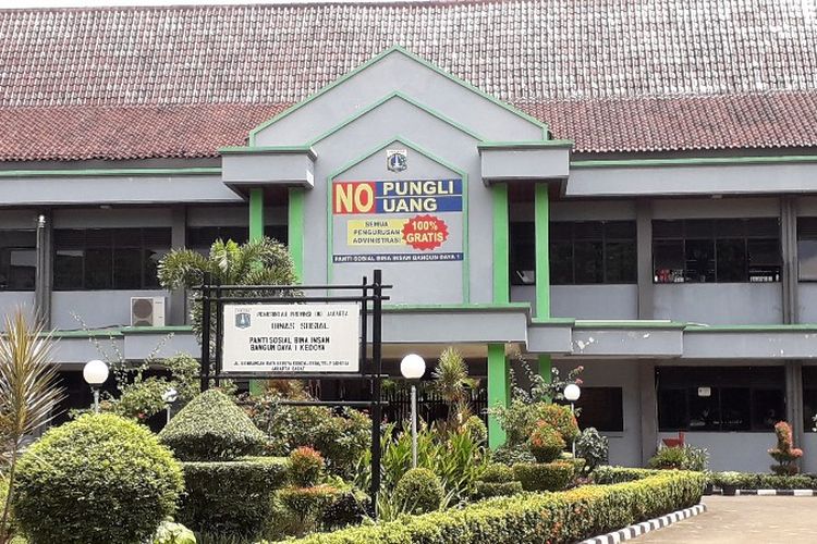 Penyandang Disabilitas Mental Gunakan Hak Pilih di TPS Panti Sosial