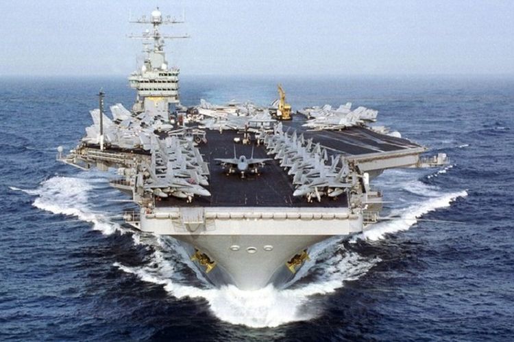 Kapal induk AS USS Dwight D Eisenhower.