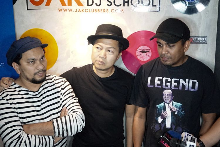Tompi, Sandhy Sondoro dan Glenn Fredly yang tergabung dalam Trio Lestari saat ditemui di sesi latihan di G Studio, Pondok Indah, Jakarta Selatan, Selasa (31/7/2018).