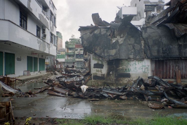 Suasana Ambon, pasca-kerusuhan berdarah di kota Ambon, Maluku pada pertengahan Agustus 1999. 