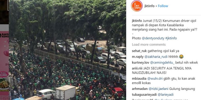 Kerumunan ojek online di depan Mal Kota Kasablanka, Tebet, Jakarta Selatan, Jumat (15/2/2019) pagi.