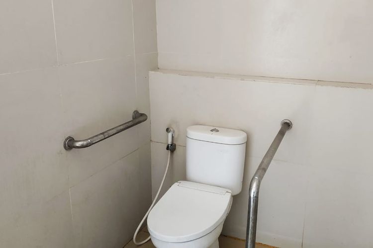 Toilet khusus yang disedikan PT Jasa Marga (Persero) Tbk bagi penyandang disabilitas.