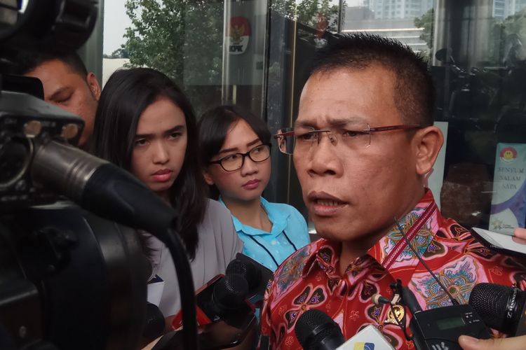 Wakil Ketua Panitia Khusus Hak Angket Komisi Pemberantasan Korupsi (KPK), Masinton Pasaribu mengatakan bahwa pihaknya akan kembali memanggil semua pimpinan KPK untuk hadir rapat dengan pendapat (RDP) di DPR RI. Jakarta, Senin (4/9/2017).