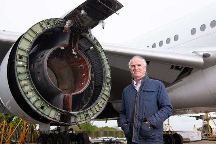 Mark Gregory mengawali perusahaan pembongkaran pesawat tersebut 20 tahun lalu dan mengaku telah membongkar hingga 730 pesawat.