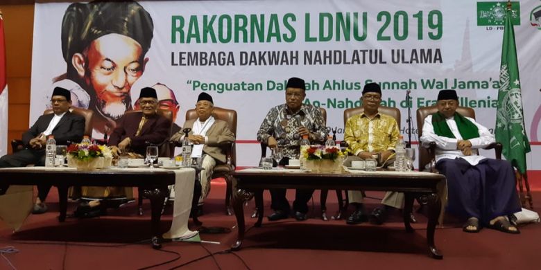 Calon wakil presiden nomor urut 01, Maruf Amin (ketiga dari kiri), sebagai pembicara di rapat koordinasi nasional Lembaga Dakwah Nahdlatul Ulama (LDNU) di Hotel Bidakara, Jakarta, Senin (28/1/2019).