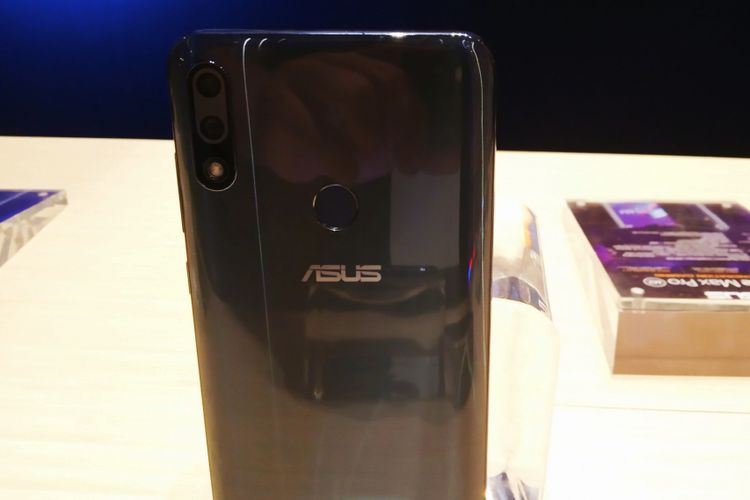 Asus Klaim Zenfone Max Pro M2 Ungguli Realme 2 Pro dan 