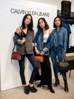 Koleksi denim dari Calvin Klein Jeans.