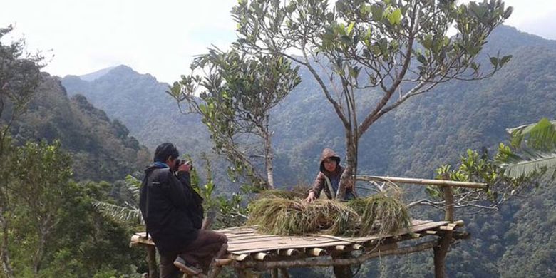 Kokohnya dinding Gunung Muria seolah menyambut kedatangan bagi siapa pun yang berkunjung ke Desa Ternadi, Kecamatan Dawe, Kudus, Jawa Tengah.