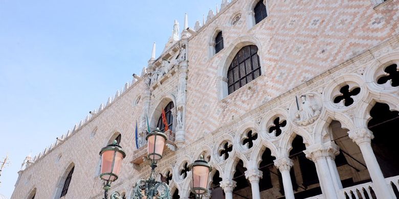 Bangunan di San Marco Square, Venesia, Italia.