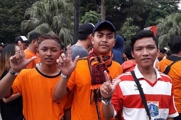 Hanif, supporter dari Purwokerto yang rela jauh-jauh datang untuk membela Persija Jakarta