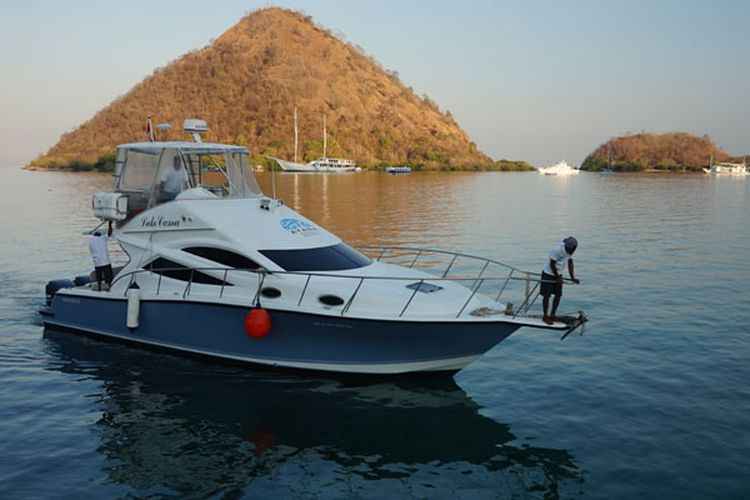 Kapal cepat Lako Cama, milik Ayana Komodo Resort, Labuan Bajo, Kabupaten Manggarai Barat, Nusa Tenggara Timur, Sabtu (15/9/2018).