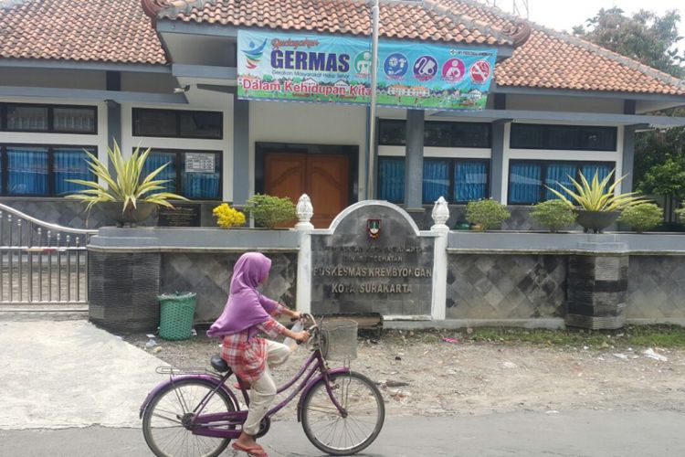 Inilah lokasi penemuan bayi laki-laki yang ditemukan di halaman belakang Puskesmas Krembyongan, Sekomulyo, Kelurahan Kadipiro, Kecamatan Banjarsari, Solo, Jawa Tengah, Senin (5/3/2018).