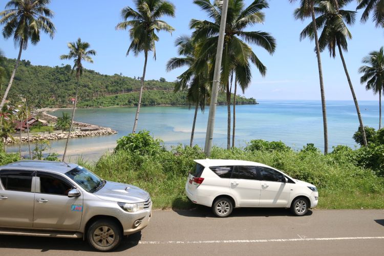 Jalan Raya Trans Sulawesi dari di Kabupaten Morowali, Sulawesi Tengah, menuju Kendari, Sulawesi Tenggara, Rabu (1/2/2018).