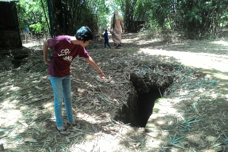 Salah satu dari sekian banyak bunker peninggalan Jepang di Pulau Lakkang terkengkalai.