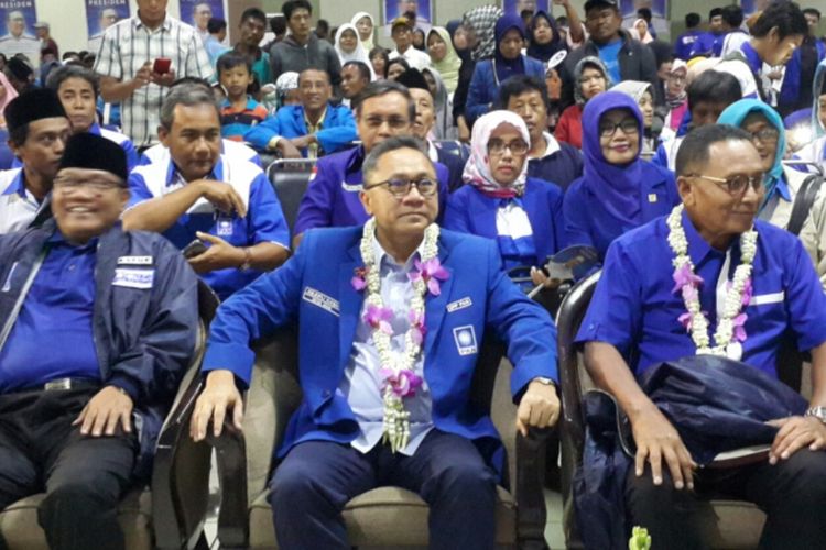 Ketua Umum PAN Zulkifli Hasan saat menghadiri konsolidasi partainya di Gedung Kartini, Kota Malang, Senin (5/2/2018)