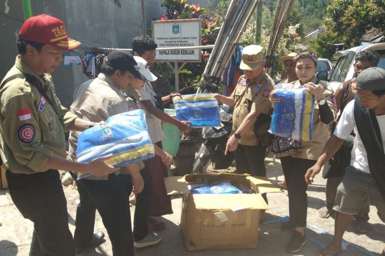 Pemerintah Provinsi DKI Jakarta menyalurkan bantuan logistik untuk korban gempa di sejumlah titik di Lombok, Nusa Tenggara Barat.