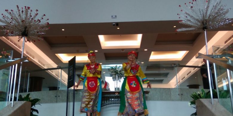 Tarian khas Betawi di Hotel Santika Premiere Slipi Jakarta