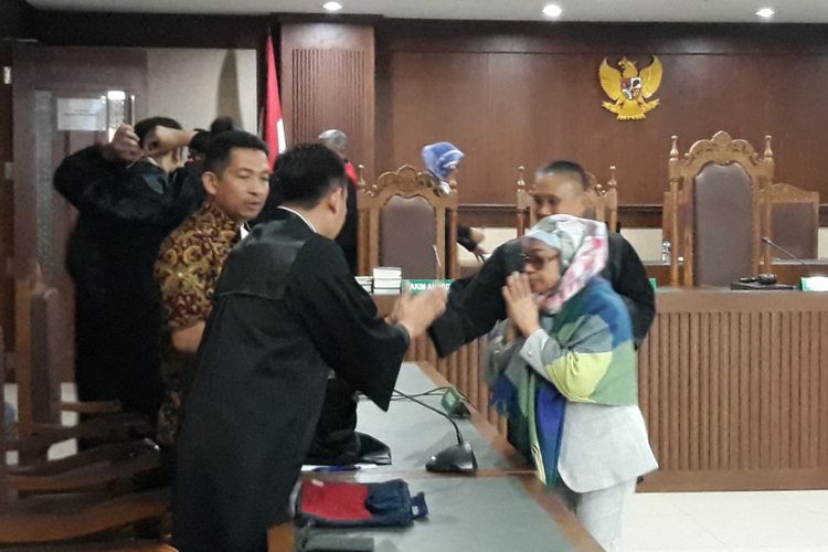 Terdakwa Fatmawaty Faqih di Pengadilan Tipikor Jakarta, Rabu (3/10/2018).